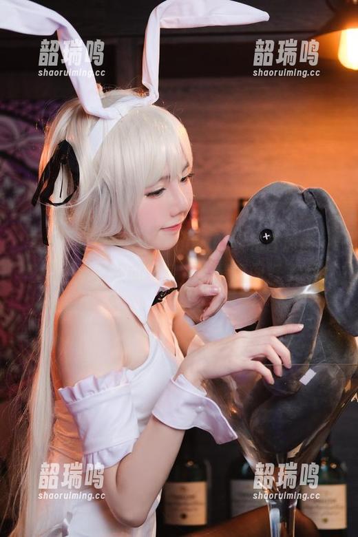 翻开Sally Dorasnow的卯花音原图,感受那种淡淡的气息,心情瞬间好了不少。 翻开Sally Dorasnow的卯花音原图,感受那种淡淡的气息,心情瞬间好了不少。